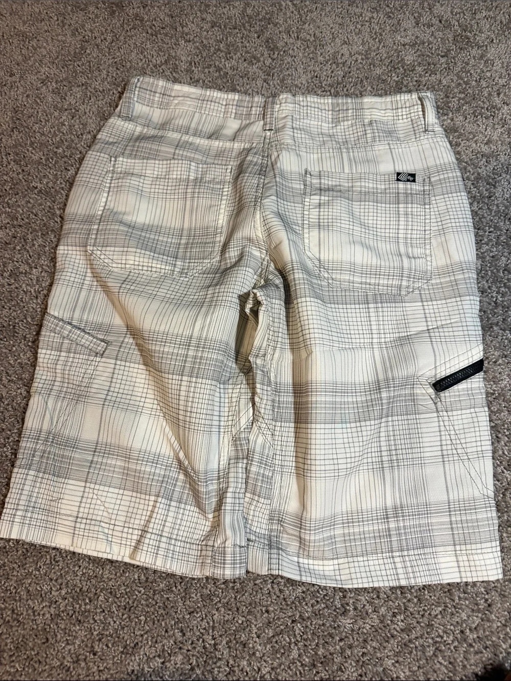 Lee Men’s White and Gray Plaid Cargo Shorts